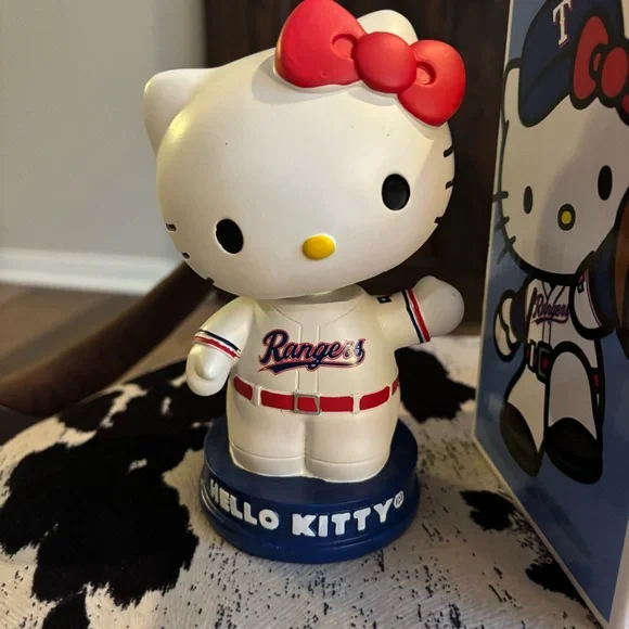 Hello Kitty Texas Rangers Baseball Collectible Bobblehead Sanrio - Picture 3 of 11